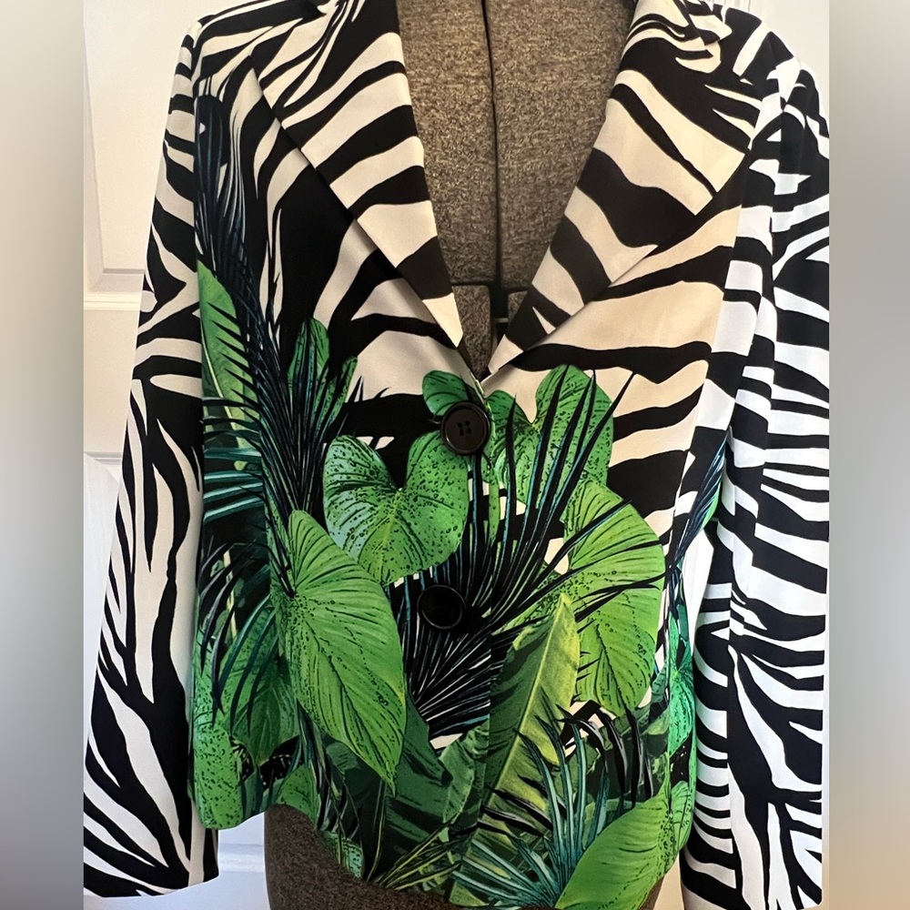 SCAPA ZEBRA PRINT BLAZER WITH GREEN LEAF ACCENTS
 SZ:L NWT $350
